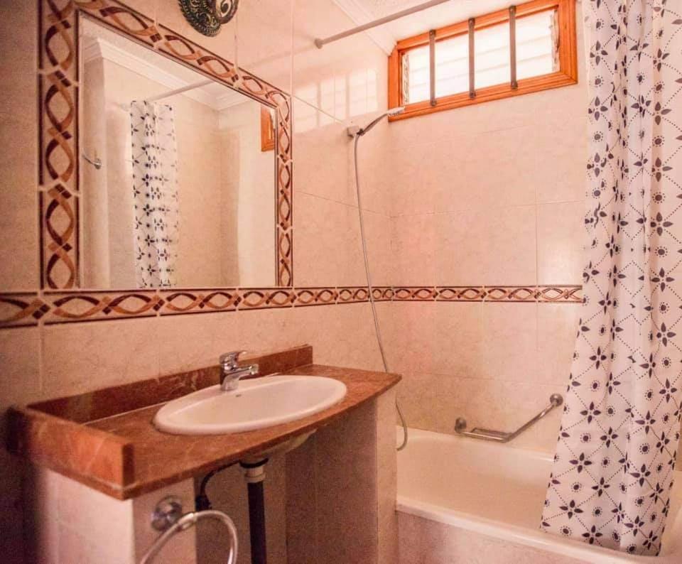 Apartment Avenida Puig Арона Екстериор снимка